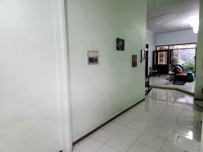 jual rumah mewah dharmahusada indah timur surabaya shm