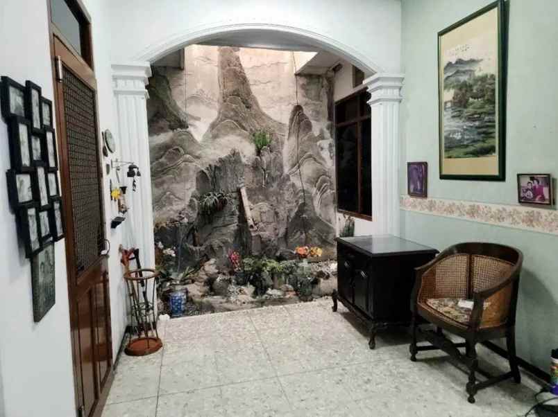 jual rumah mewah dharmahusada indah timur surabaya shm