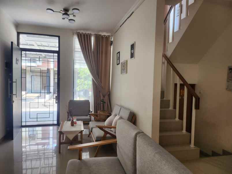 jual rumah mewah di perumahan grahayana karawang