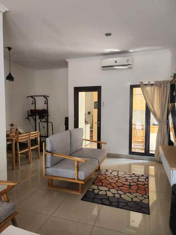 jual rumah mewah di perumahan grahayana karawang