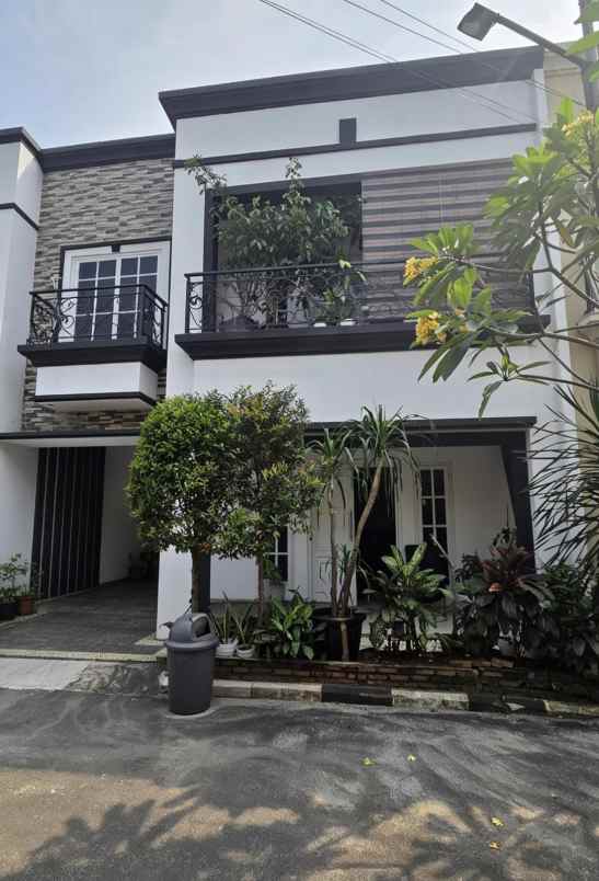 jual rumah minimalis moderen siap huni jakarta selatan