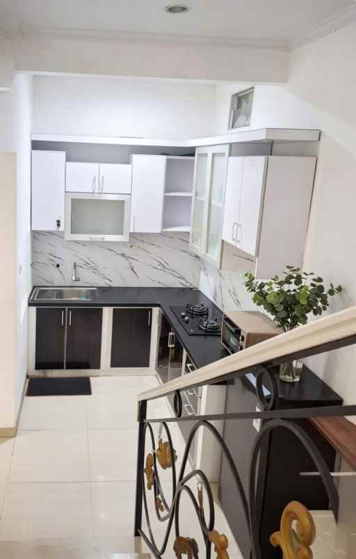 jual rumah minimalis moderen siap huni jakarta selatan