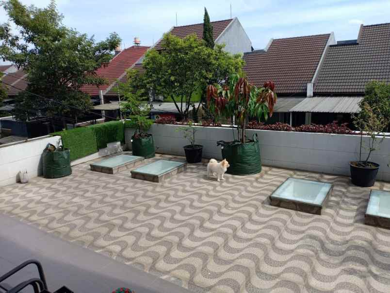 kost terusan buah batu