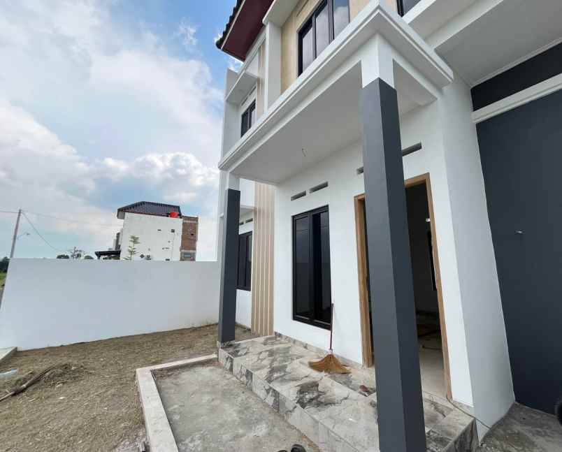 perumahan pesan bangun 2 lantai dekat luwes gentan