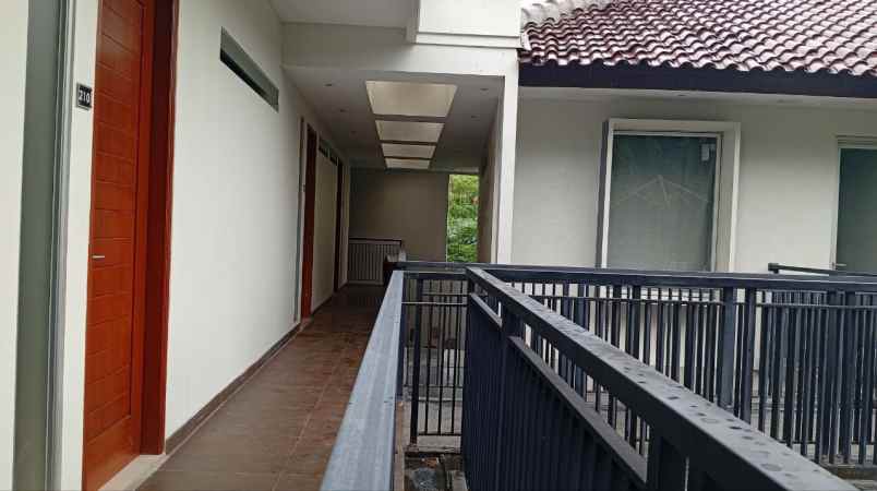 ruang usaha home stay di pondok kelapa jakarta timur