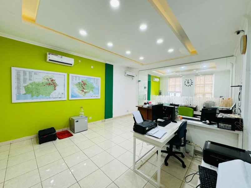 rukan strategis 4 lantai crown palace furnished