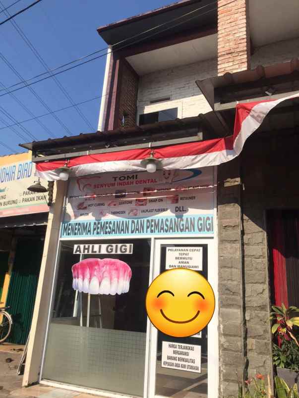 ruko 3 lantai pinggir jalan strategis