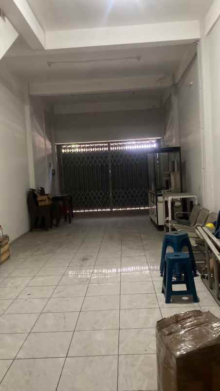 ruko jalan raya laban 3 lantai