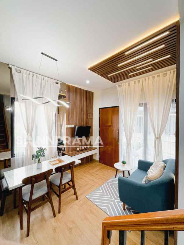 rumah 2 lantai dekat bsd city akses tol dan stasiun