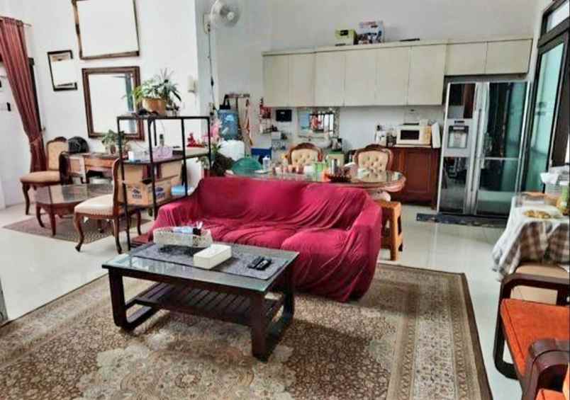 rumah 2 lantai di kencana loka bsd tangsel