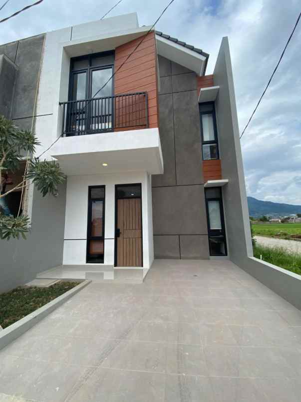 rumah 2 lantai di rancaekek bandung tmur