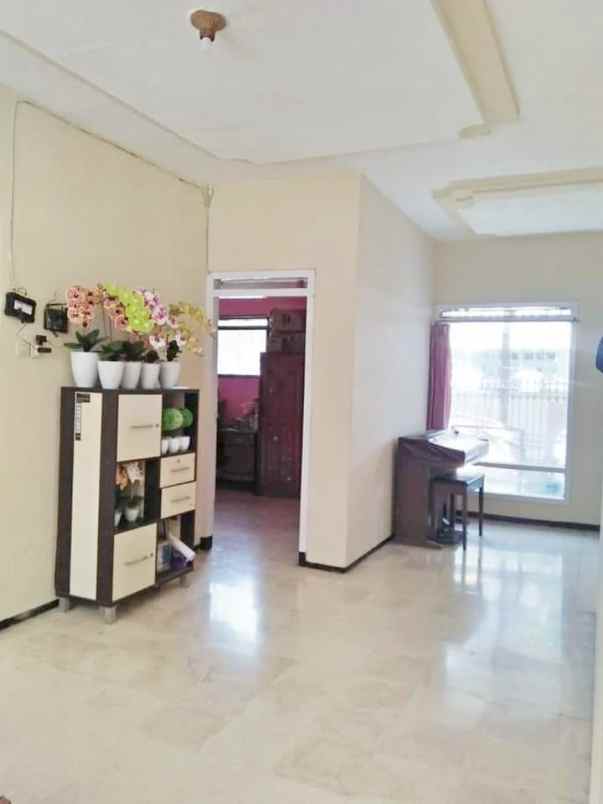 rumah 2 lantai lokasi sulfat kota malang