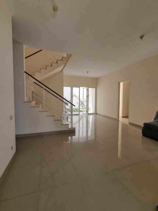 rumah 2 lantai siap huni kualitas premium surabaya