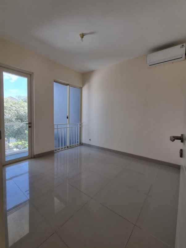 rumah 2 lantai siap huni kualitas premium surabaya