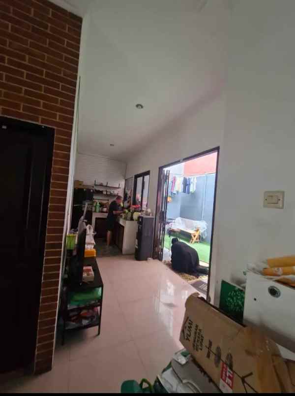rumah 2lt dalam perumahan kawasan ciherang tapos depok