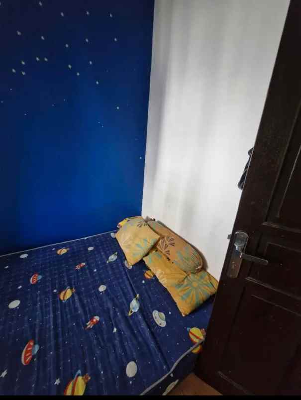 rumah 2lt dalam perumahan kawasan ciherang tapos depok