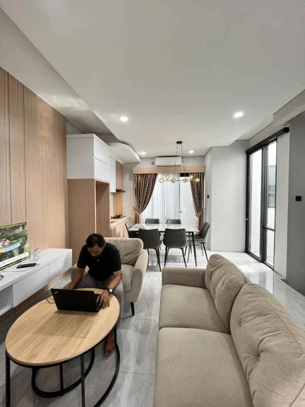 rumah 3 lantai limo grogol depok