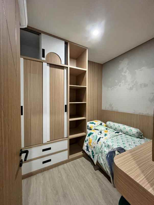 rumah 3 lantai limo grogol depok