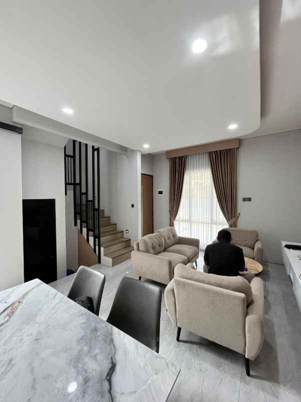 rumah 3 lantai limo grogol depok