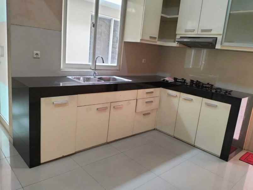 rumah alam galaxy 2 lantai