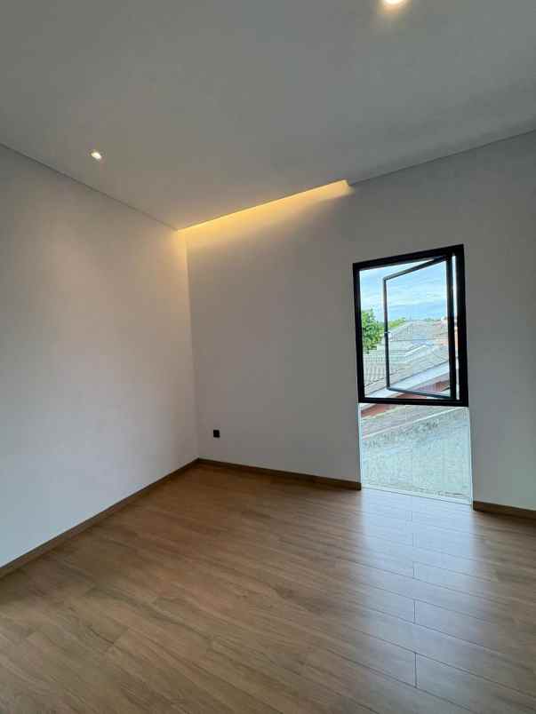 rumah baru design modern di kencana loka bsd