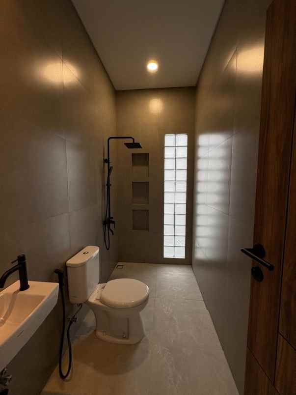 rumah baru design modern di kencana loka bsd