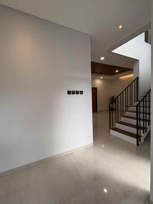 rumah baru design modern di kencana loka bsd