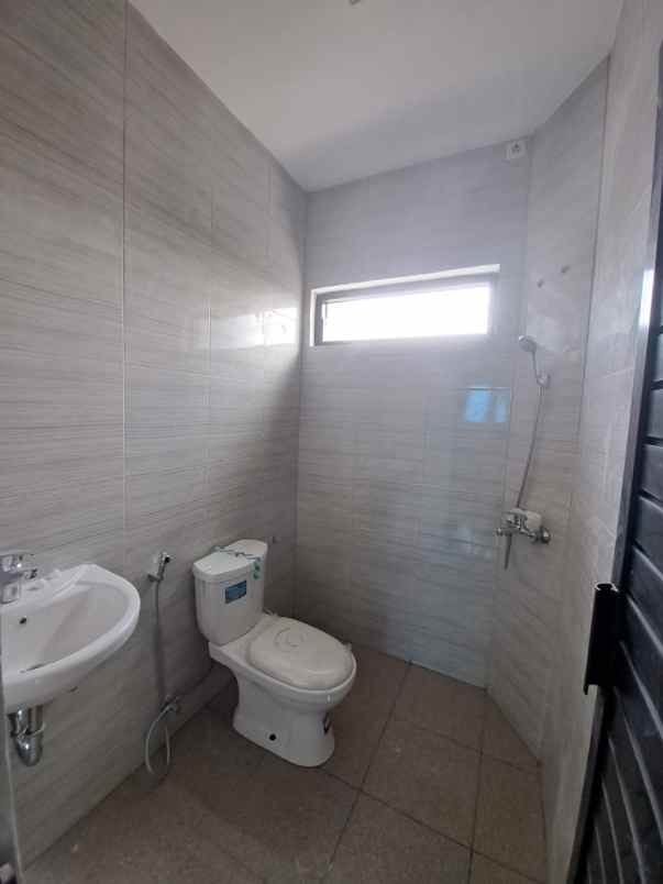 rumah baru minimalis wiguna bangunan 2 lantai