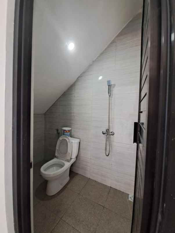 rumah baru minimalis wiguna bangunan 2 lantai