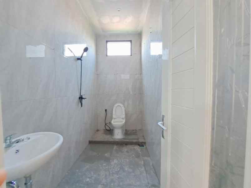 rumah baru modern minimalis taman harapan baru bekasi