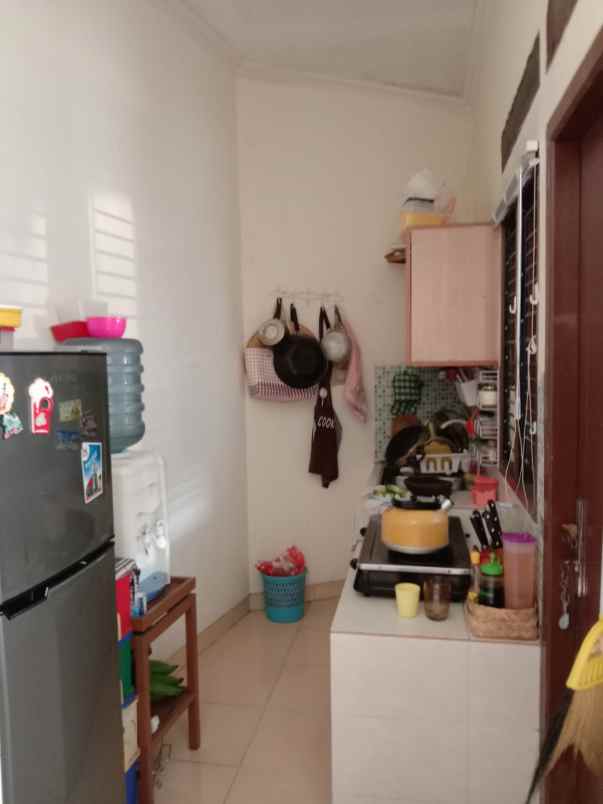 rumah belakang kampus jgu dekat grand depok city