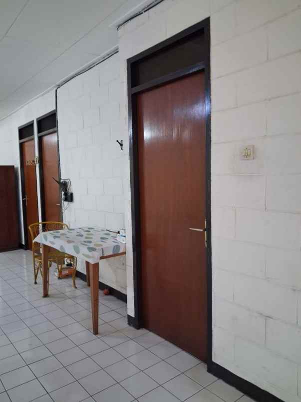 rumah besar langka dekat tol