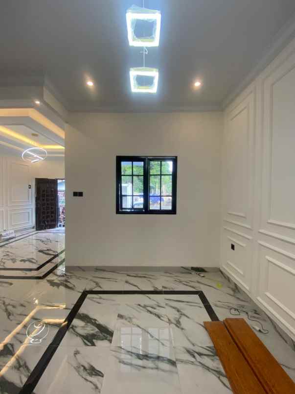rumah cantik di jagakarsa dekat sta