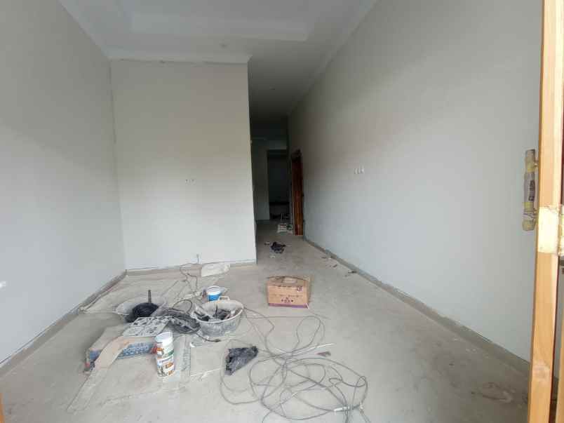 rumah cantik minimalis 8 menit ke kampus uii
