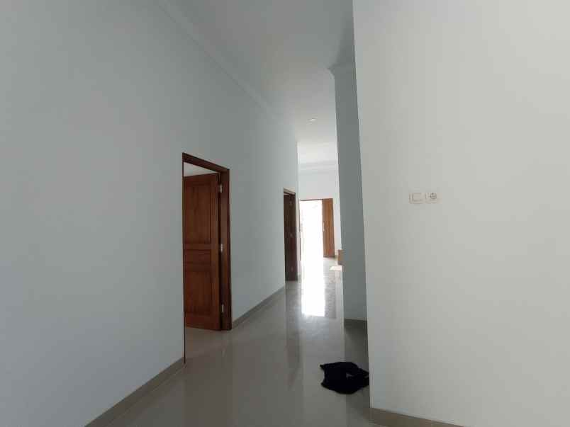 rumah cantik minimalis 8 menit ke kampus uii