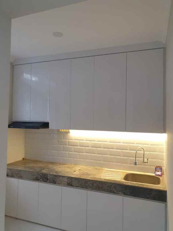 rumah cantik rapi dekat mal citra gran cibubur