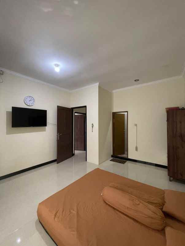 rumah dalam townhouse di pasar rebo jaktim