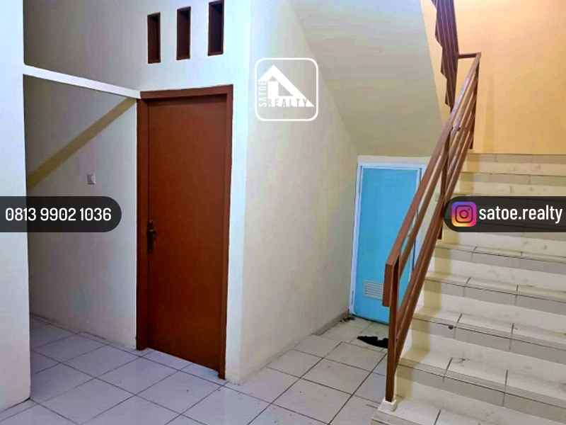 rumah dan 8 kamar kost di pondok pinang kebayoran lama