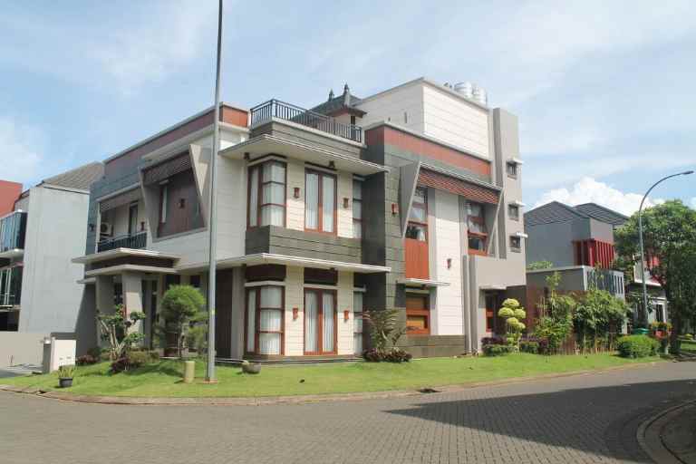 Rumah Delatinos Bsd Di Serpong Tangerang Selatan
