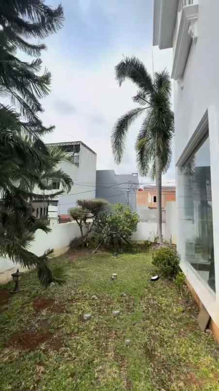 rumah di kelapa cengkir kelapa gading