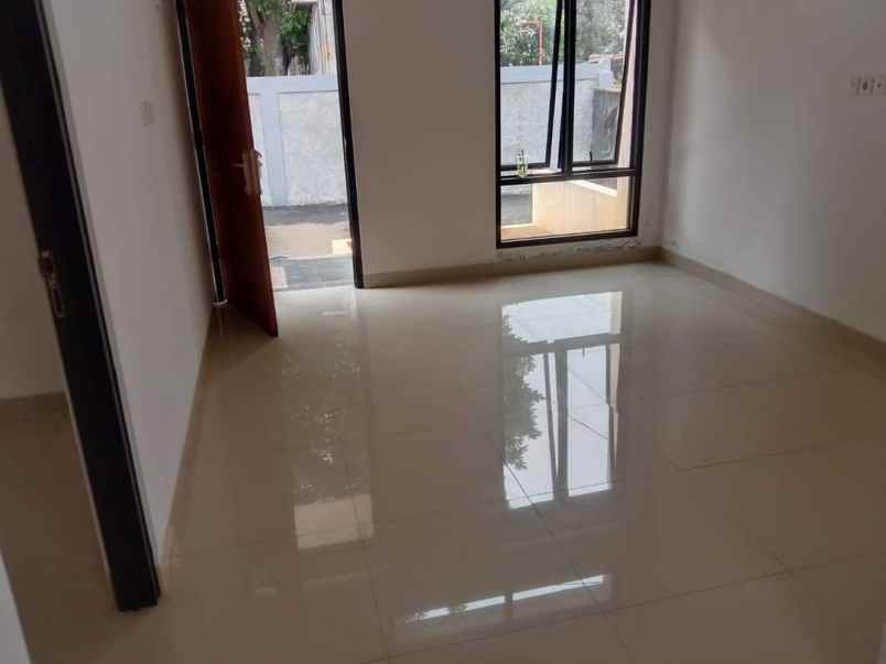 rumah dijual bangunan baru lokasi serua ciputat