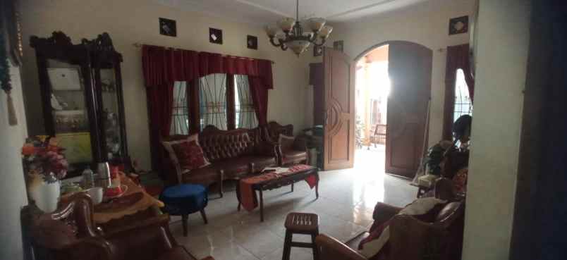 rumah dijual bu di komplek pondok bambu jakarta timur