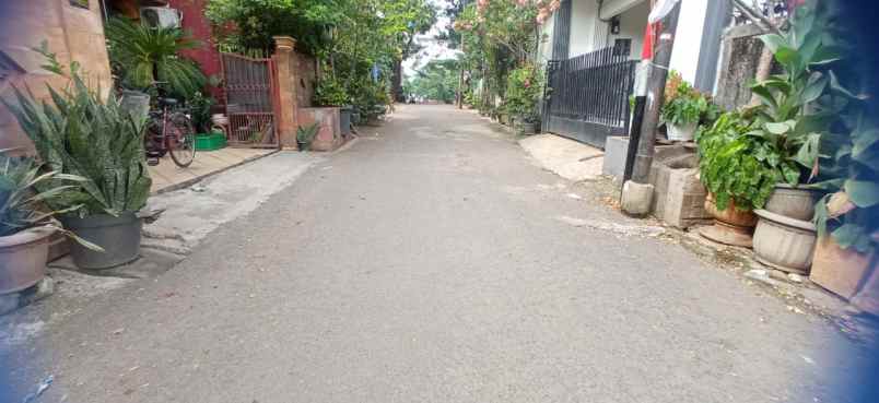 rumah dijual bu di komplek pondok bambu jakarta timur