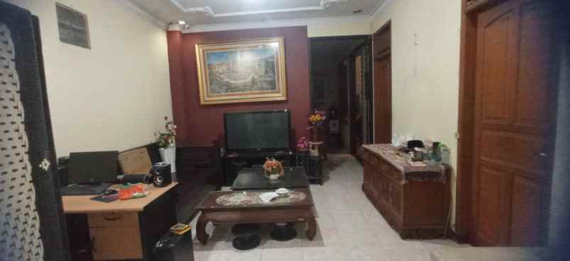 rumah dijual bu di komplek pondok bambu jakarta timur