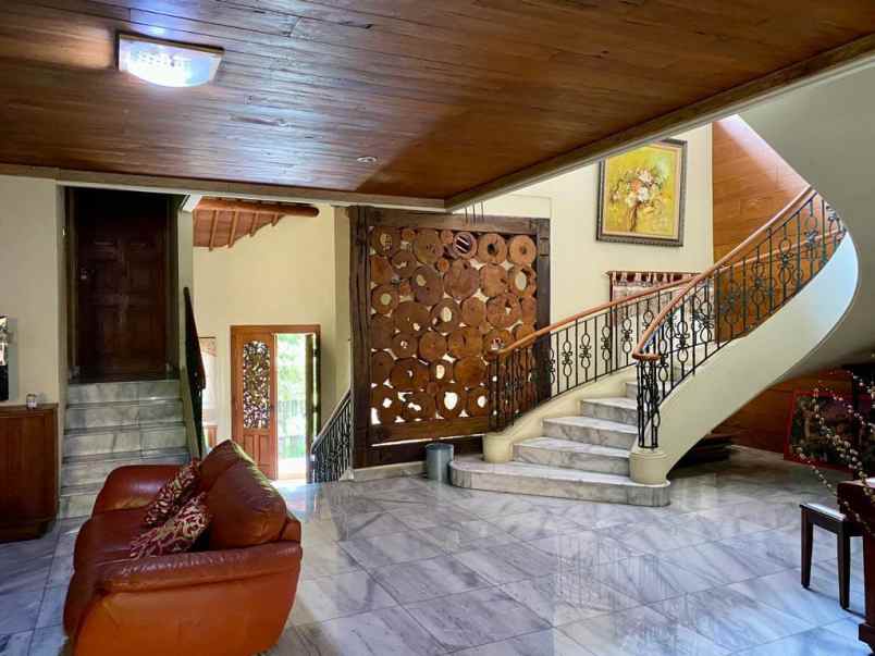 rumah dijual di komplek lebak lestari indah jakarta