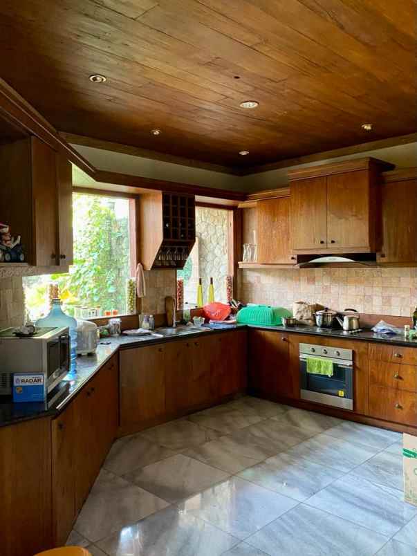 rumah dijual di komplek lebak lestari indah jakarta