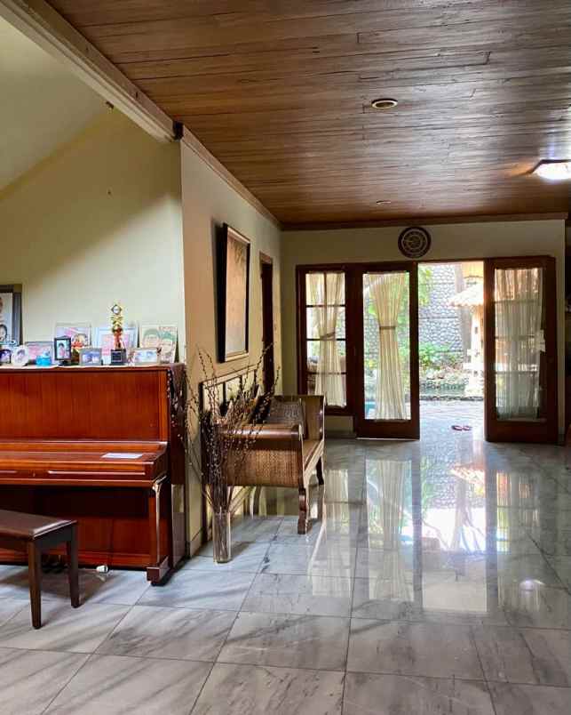 rumah dijual di komplek lebak lestari indah jakarta