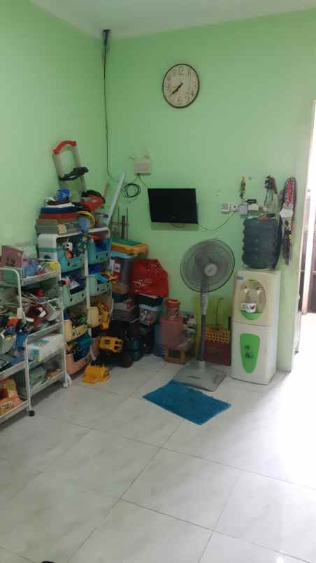 rumah dijual sudah ada kios untuk usaha