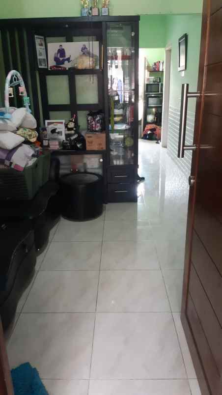 rumah dijual sudah ada kios untuk usaha