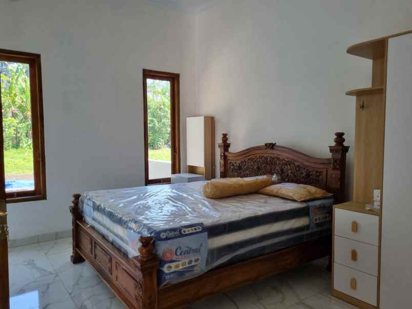 rumah etnik jawa paling laris dekat candi borobudur